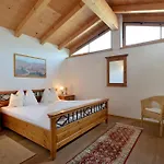 Theresia Garni Hotell Sankt Johann in Tirol