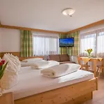 Theresia Garni Hotell Sankt Johann in Tirol