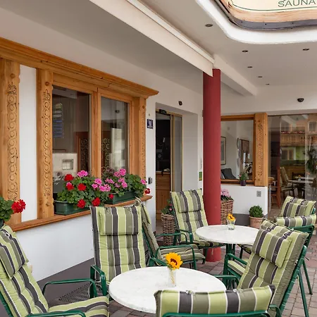 Theresia Garni Hotel Sankt Johann in Tirol