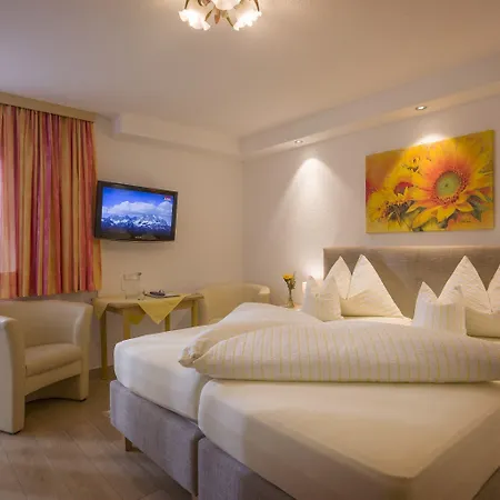 Theresia Garni Hotel Sankt Johann in Tirol