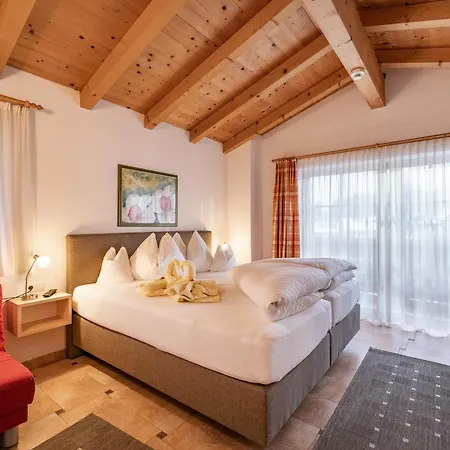 Отель Theresia Garni 3*