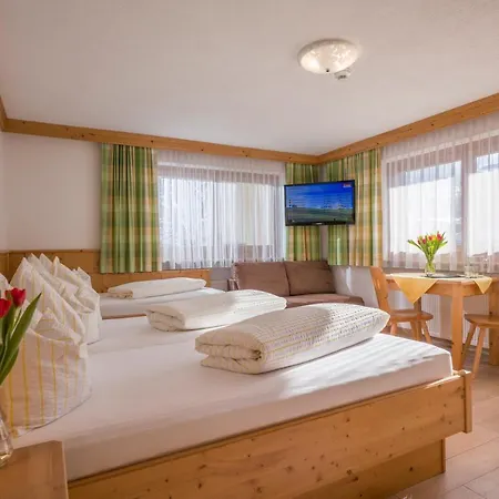 Theresia Garni Hotel Sankt Johann in Tirol