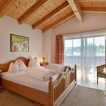 Theresia Garni Hotel 3*