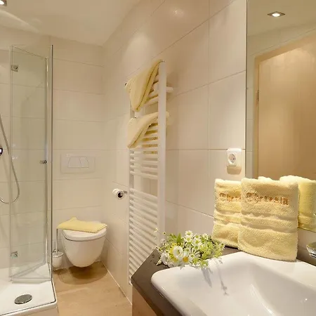 Theresia Garni Hotel