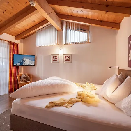 Hotel Theresia Garni 3*