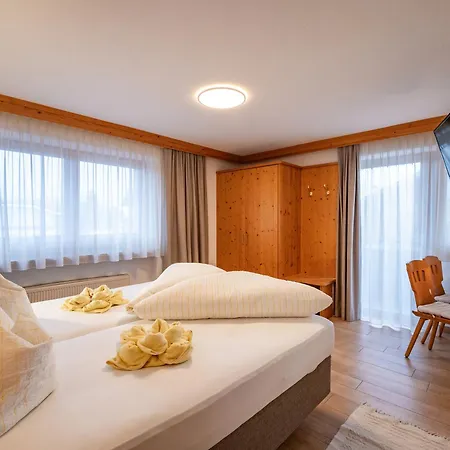 Theresia Garni 3*